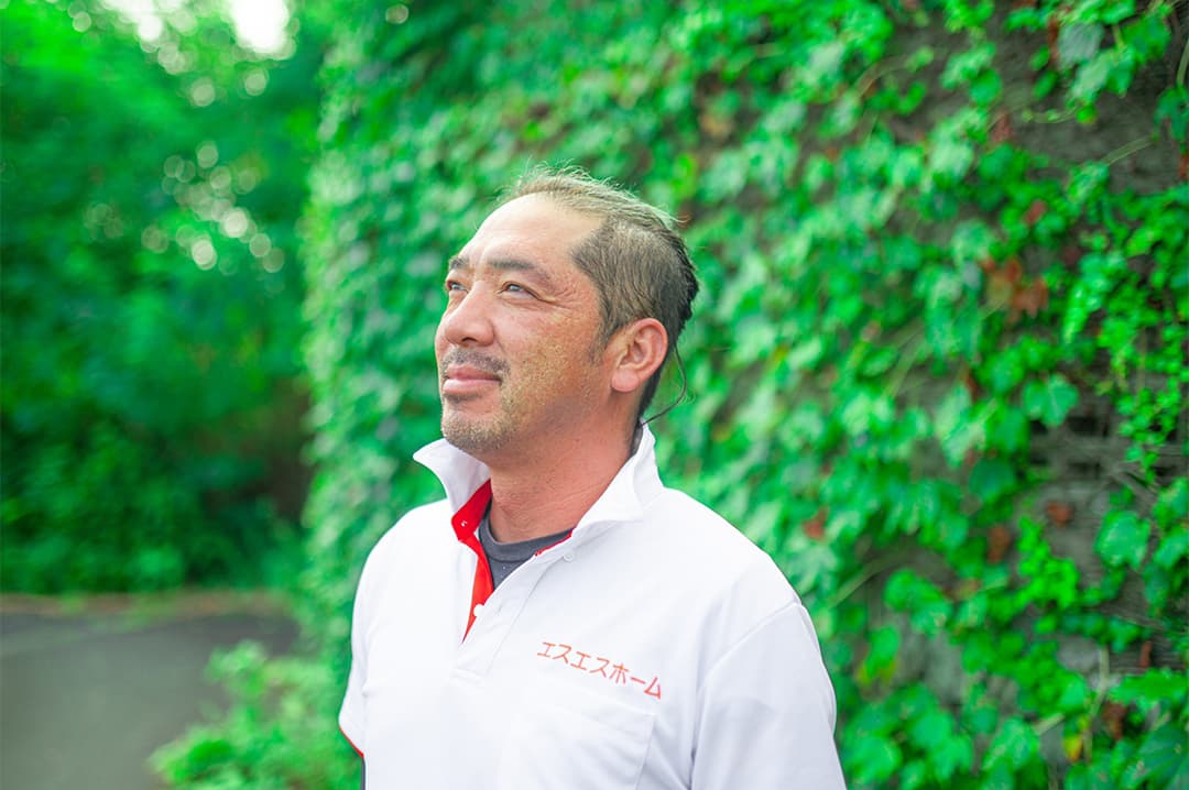 求人案内画像、先輩職人１