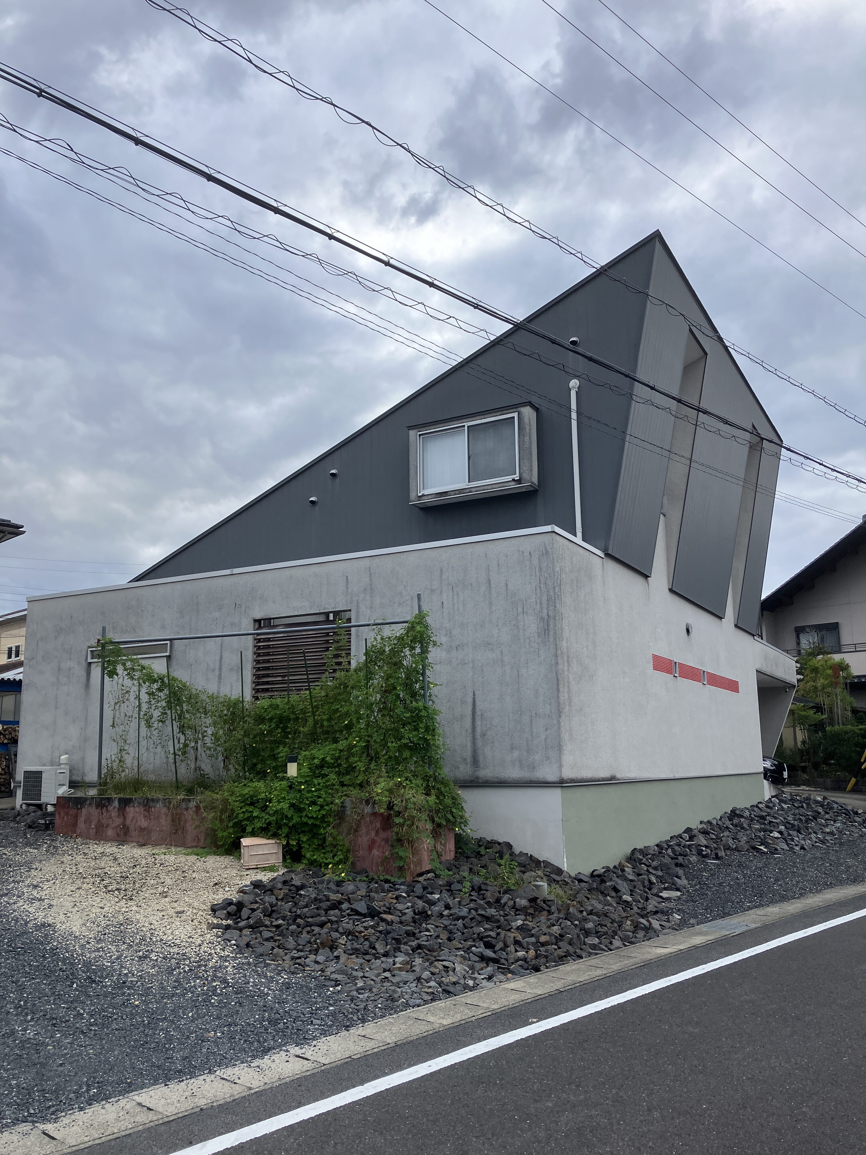 多治見市の外壁塗装、屋根塗装株式会社エスエスの施工事例Before