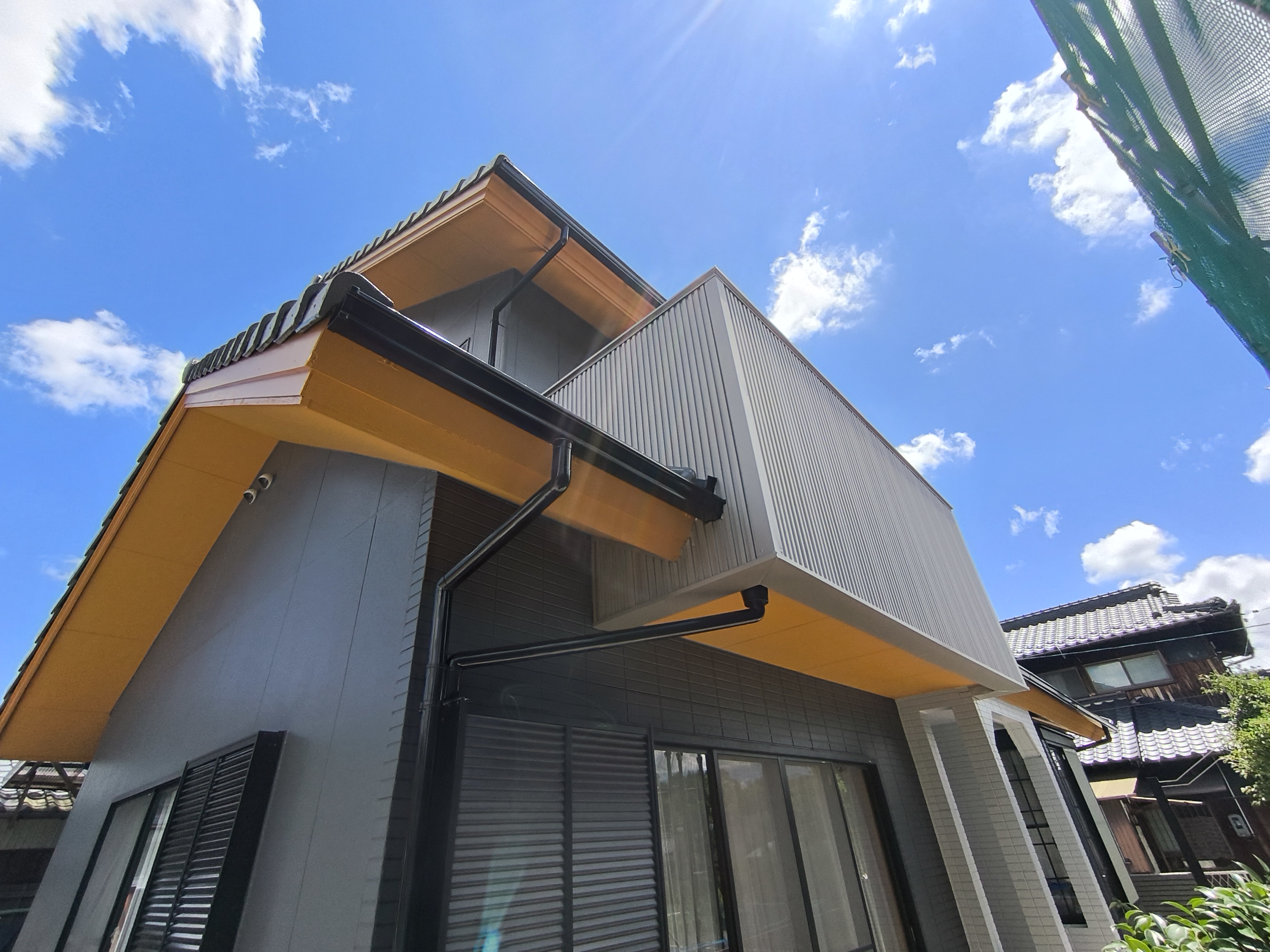 多治見市の外壁塗装、屋根塗装株式会社エスエスの施工事例作業画像